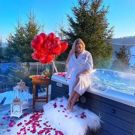 Be Be - Premium Jacuzi & Private Pool Alpesi faház Bukovel