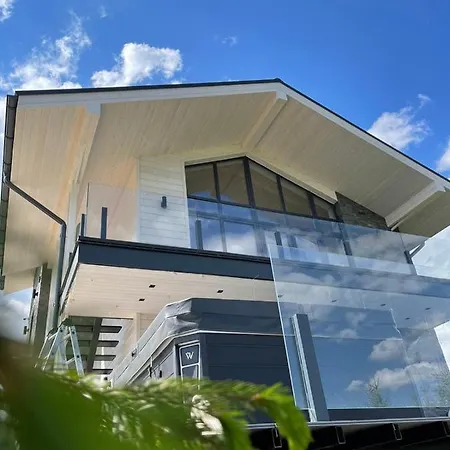 Be Be - Premium Jacuzi & Private Pool Chalet Bukovel