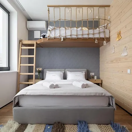 Be Be - Premium Jacuzi & Private Pool Chalet Bukowel